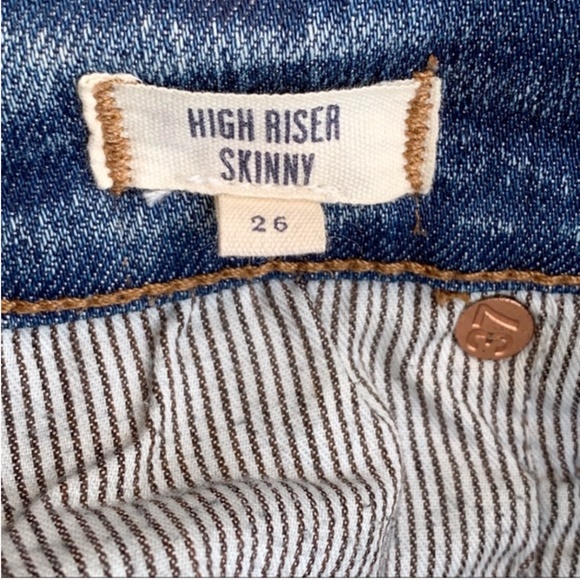 Madewell High Riser Torn Knee Skinny Jeans - Picture 4 of 5